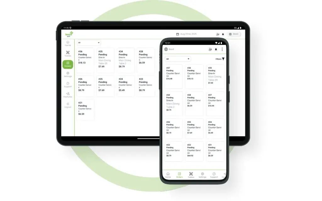 Pending orders across the tablet and phone views, each tile showing its counter, table and order total